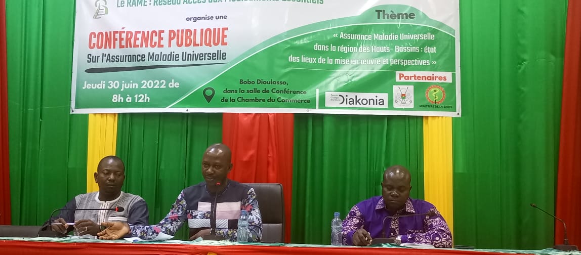 Les trois conférenciers: Représentants de la CNAMU, du RAMS et du RAME