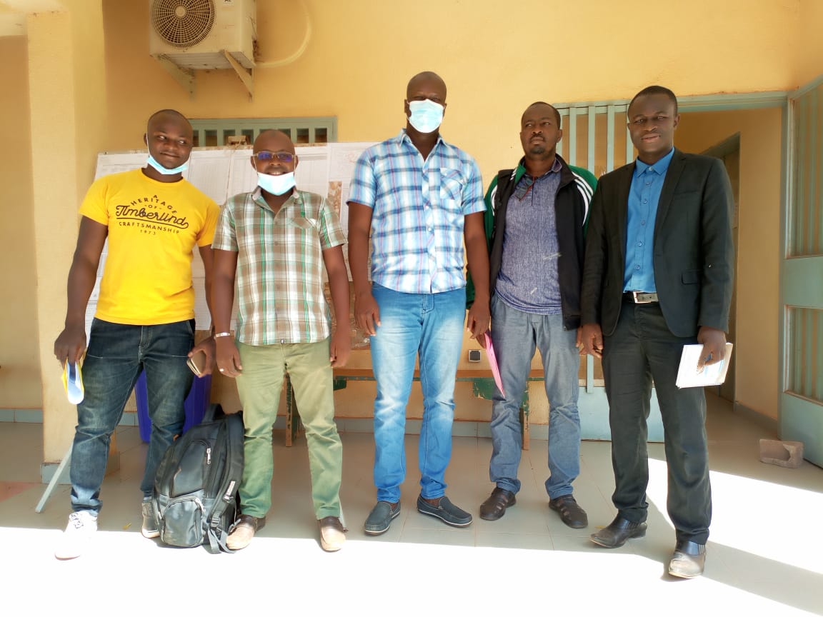 Les participants à la sortie de la rencontre