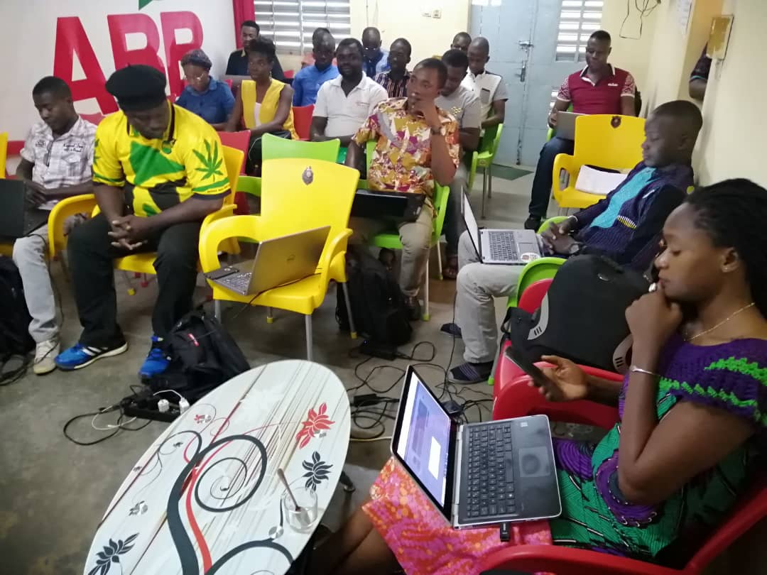 Photo des Blogueurs en plein travaux